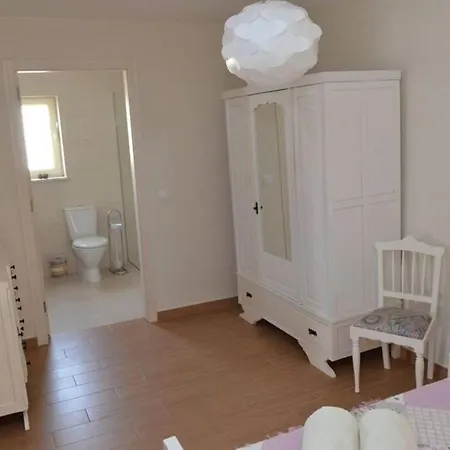 Casinhas Escondidinho * Bajouca de Baixo